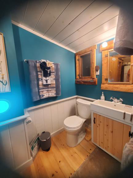Orchard Strong Cabin